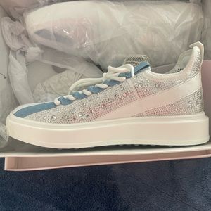 Steve Madden women’s golf shoe brand new